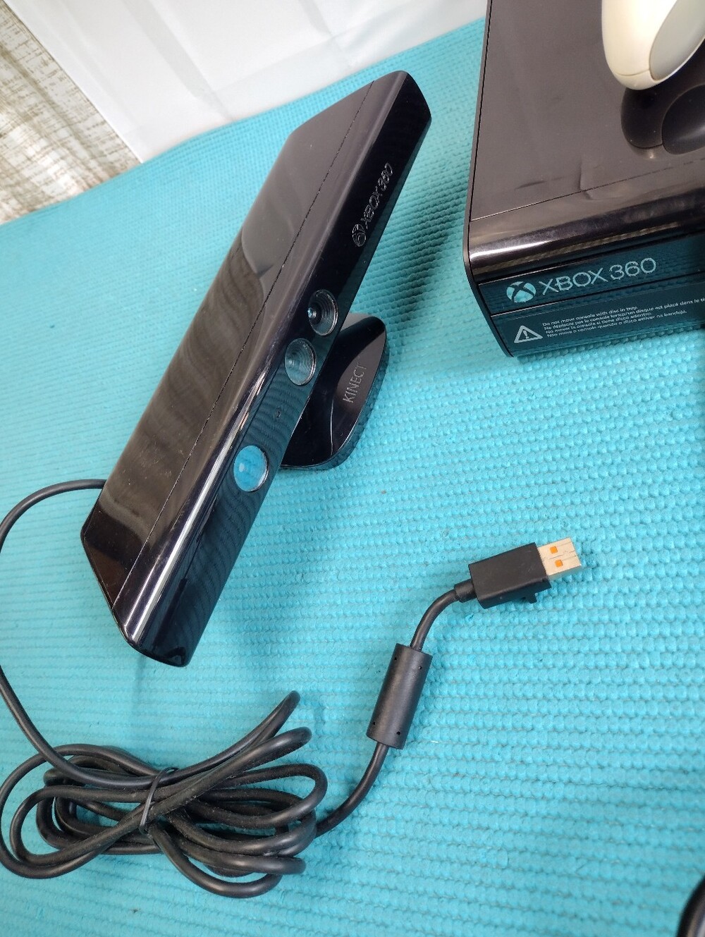 Microsoft XBOX 360 Console - Kinect Camera Sensor - Picture 3 of 11